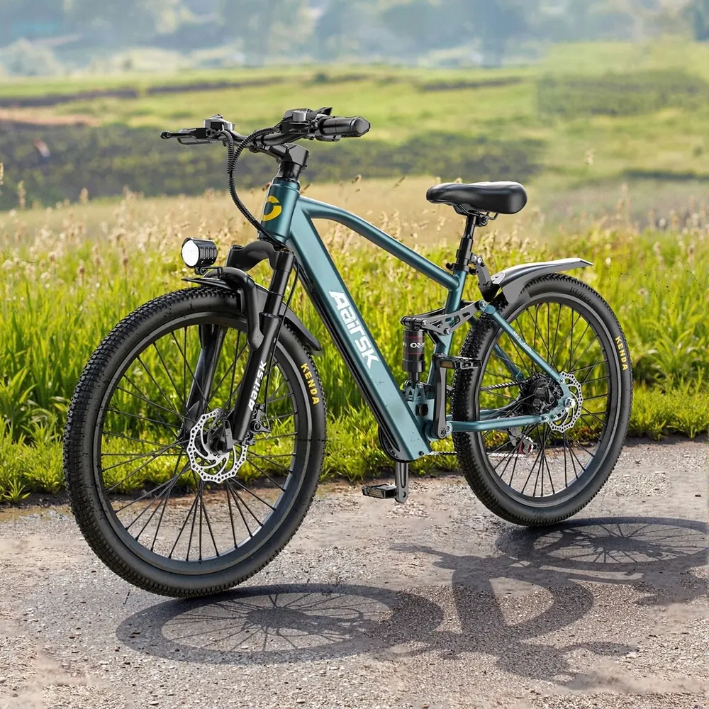Rueda de 26 pulgadas de la bicicleta eléctrica Aairsk GT900 con neumático off road.