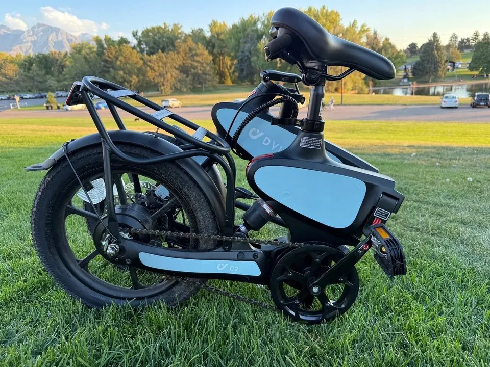 Motor 250W nominal en bicicleta eléctrica DYU C2 25km/h