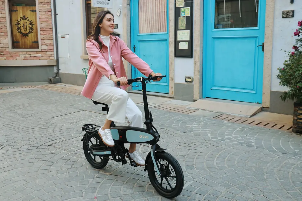 Bicicleta eléctrica DYU C2 azul con batería 48V 7.5Ah y motor 250W