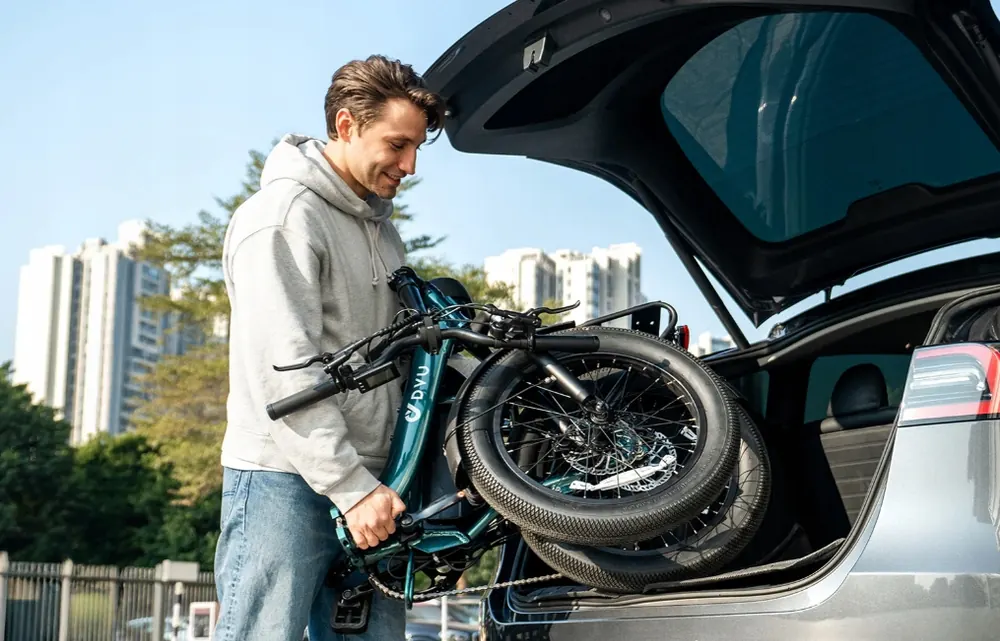 Motor de 250 W de la bicicleta eléctrica plegable DYU C9 con autonomía de 150 km