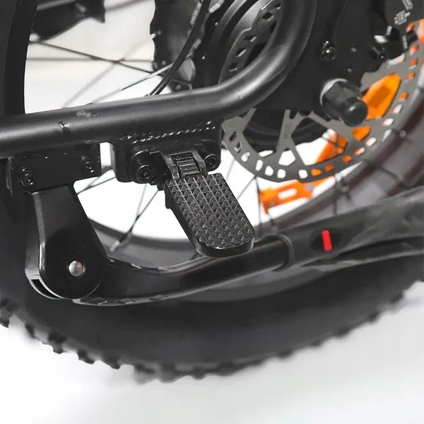 Modelo EMOKO C99 de bicicleta eléctrica con batería de larga duración