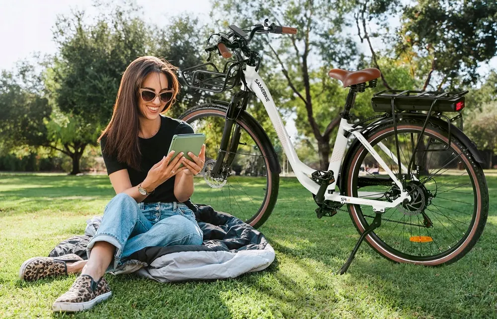 Bicicleta eléctrica Samebike RS-A07 con motor 750W y batería de larga duración